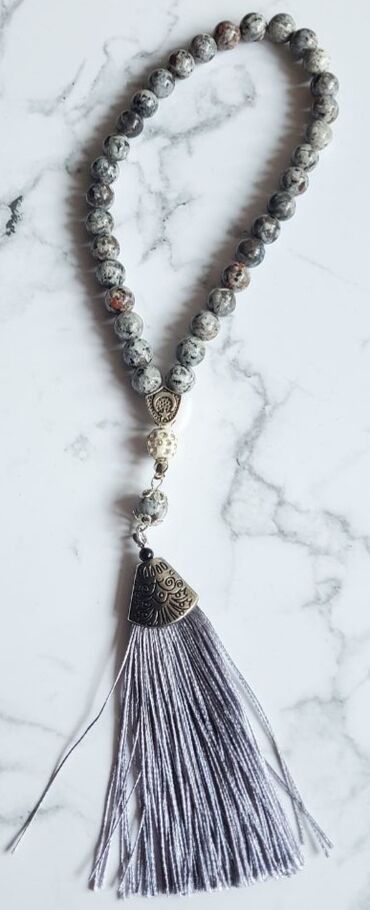 Təsbehlər: Təsbehlər
Qiymetler ferqlidir — 4