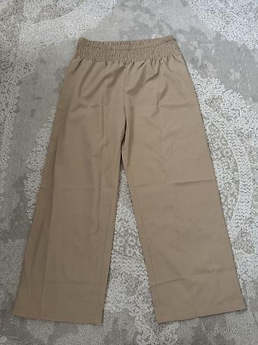 Rastegljive u struku.Naznacen br xl