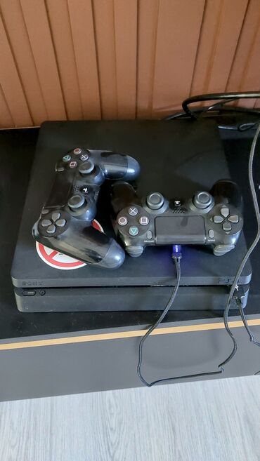 playstation 3 aliram: Yeni alinib ps5 aldigim ucun satiram icerisinde oyunlar 2 eded