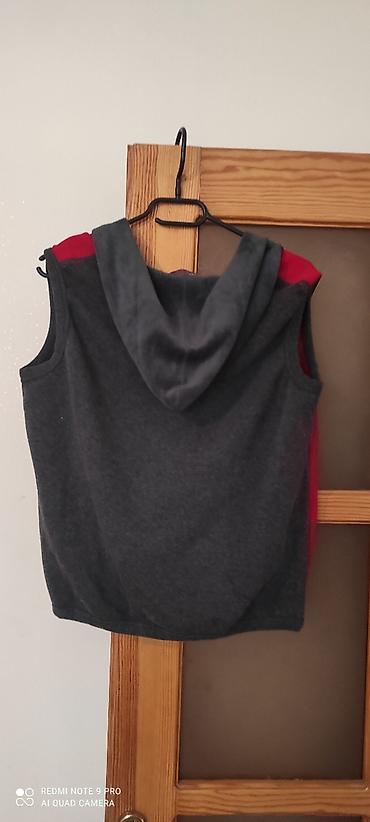 Jiletlər: Qoluzlı, kapüşonlu 10-12 yaş usaq jileti.5 man - Model: fermuarlı — 2