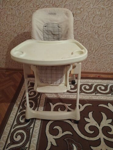 купить стулья недорого: Детский стул, Б/у, Пластик, цвет - Бежевый, Самовывоз
