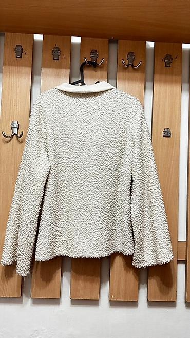 тоненькие кофточки: Уютный свитер от Zara Trafaluc с мягкой текстурой букле. Модель — 2