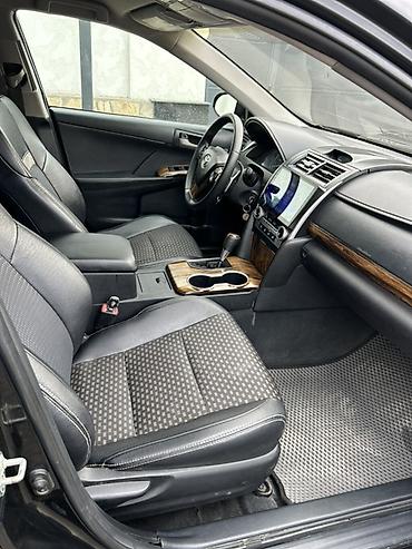 срочно продаю тойота: Toyota Camry: 2014 г., 2.5 л, Автомат, Бензин, Седан — 5