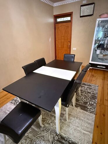 Masa və oturacaq dəstləri: Qonaq otağı üçün, İşlənmiş, Açılan, Dördbucaq masa, 6 stul — 7