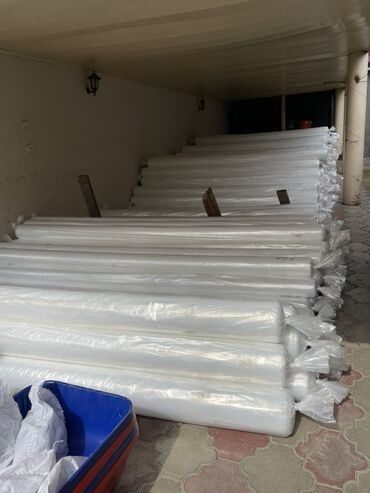 Qazanlar: Şəffaf ağ rəngdə rulonlarda plastik örtüklər. Bu örtüklər qablaşdırma