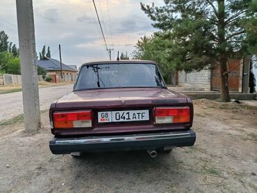 авто в рассрочку без банка без первоначального взноса в бишкеке: Легковой автомобиль в цвете "вишня" с седанным типом кузова