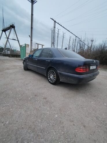 Mercedes-Benz: Mercedes-Benz 200: 2 l | 1997 il Sedan — 5