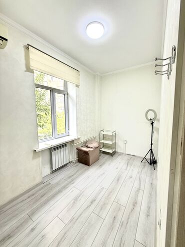 сниму коттедж иссык куль лазурный берег: Сдаю Кабинет в салоне, 8 м², Для бровиста, Для визажиста, Для лешмейкера