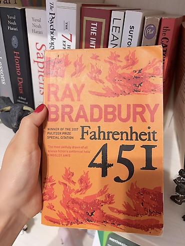 Bədii ədəbiyyat: Məhsul: Fahrenheit 451 – Ray Bradbury Dil: İngilis dili Nəşr forması — 1