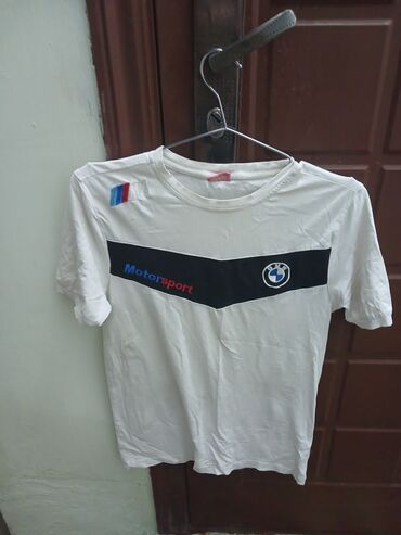 Köynəklər: Hərbiri təzə kimidi 10 .12 yaş uşaqlar üçün hamısı bir yerdə 30m — 12