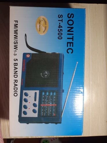 Maqnitofonlar: Yenidir radio həm cərəyanla həm də batareya ilə işləyir