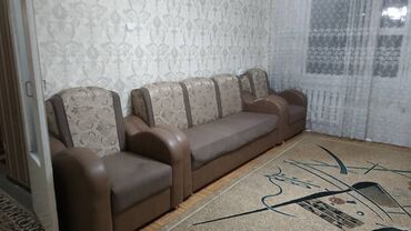 мягкая мебель диван и два кресла: Диван-кровать, цвет - Коричневый, Б/у