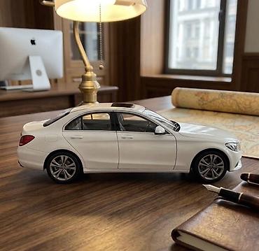 18 oyuncaqlar: Mercedes-Benz C-Class 1:18 miqyaslı kolleksiya modeli - — 4