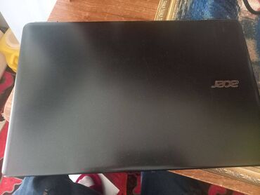 ноутбук fujitsu: Отдам нерабочий ноутбук acer на заспасти, не знаю почему он не