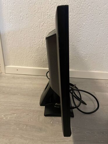 Monitori: Monitor br.104 Benq 22 inca, uvoz Svajcarska Napomena : Monitor ima — 7