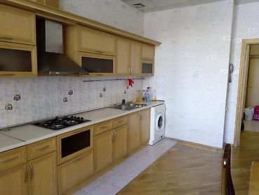 аренда гаража: İcarəyə verilir 3 otaqlı yeni tikili 145 m², 8 Noyabr m. 1 300 AZN/ay — 6