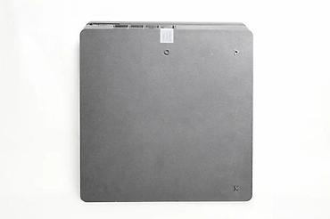 PS4 (Sony Playstation 4): U ponudi je Sony PlayStation 4.
Konzola je najnoviji SLIM model — 6