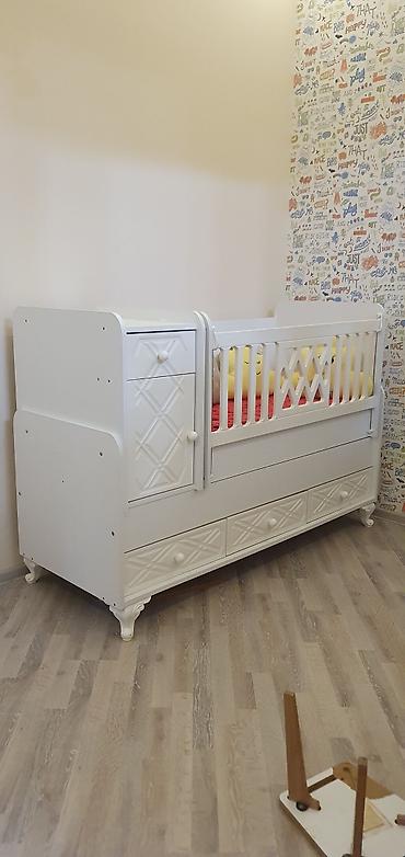 Yellənir. Matras var. Tül var