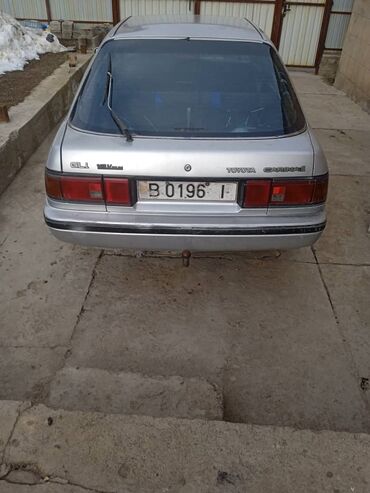 авто машына: Toyota Carina: 1989 г., 1.6 л, Механика, Бензин