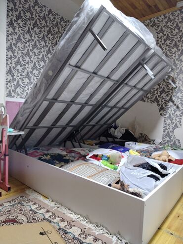 uşaq yellencekleri: Oğlan və qız üçün, Çarpayı, Bazalı, Matras ilə