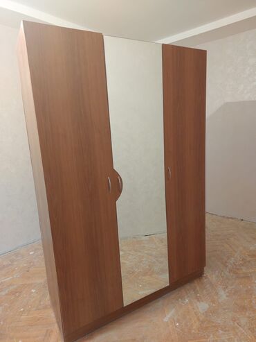 шкаф для стиральной машины в ванной: Б/у, 3 двери Прямой шкаф, Гардеробный шкаф