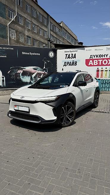 bz4: Toyota bZ4X: 2022 г., Автомат, Электромобиль, Кроссовер — 1