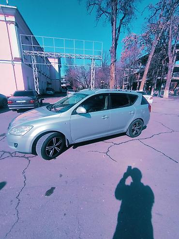 Kia: Kia Ceed: 2009 г., 1.6 л, Механика, Бензин, Универсал — 2