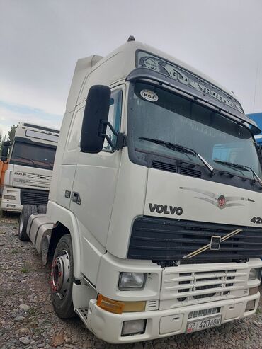 внедорожные шины: Сүйрөгүч, Volvo, 2002 г., Прицепсиз