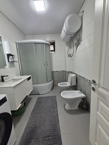 большие дома: 6 комнат, 220 м², 5 соток, Бишкек, Кок-Жар ж/м Риэлтор — 6