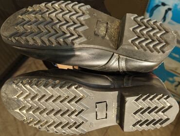 Botinkalar: Hərbi zabit çəkməsi Az işlənmiş hərbi zabit çəkməsi satılır. Ölçüsü — 8