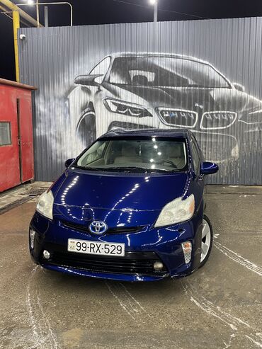 toyota prius satisi: Toyota Prius: 1.8 л | 2013 г. Седан
