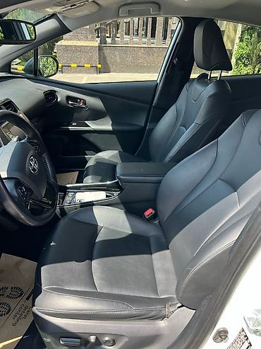 byd e6: Toyota Prius: 2020 г., 1.8 л, Вариатор, Гибрид, Седан — 9
