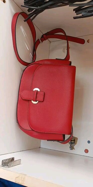 Torbe: Rasprodaja torbi sve po 300 — 25