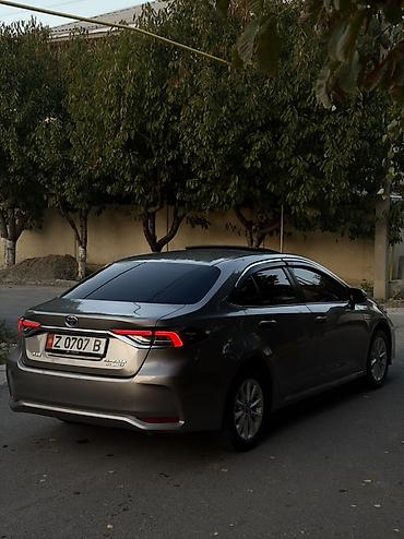 prado 78: Toyota Corolla: 2020 г., Гибрид, Седан — 5