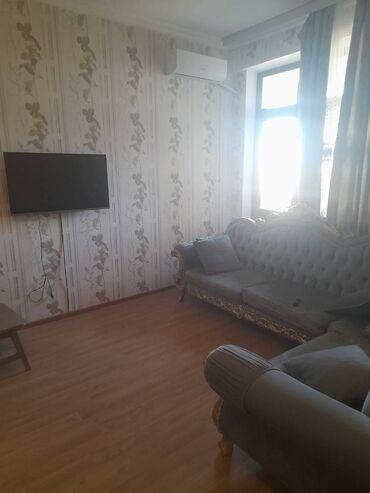 Uzunmüddətli kirayə mənzillər: Sebail rayonu, Bayıl qesebesinde Jurnalistler binasında,17 — 7