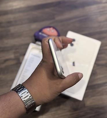 IPhone 11, 128 GB, Ağ, Zəmanət, Simsiz şarj, Face ID lalafo.az -da — 3 IPhone 11, 128 GB, Ağ, Zəmanət, Simsiz şarj, Face ID — 3