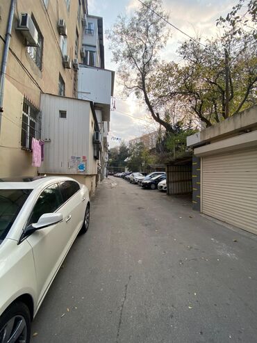 Mağazalar: Yasamal rayonu Dovlet Statistika Komitesinin yani bina prospektin — 9