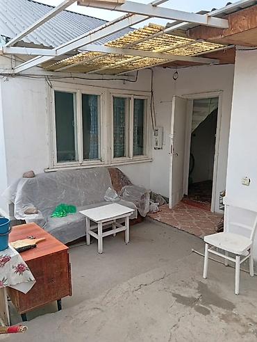 Сдам отдельную комнату во дворе частного дома. - Отдельный вход через at lalafo.kg Сдам отдельную комнату во дворе частного дома. - Отдельный вход через