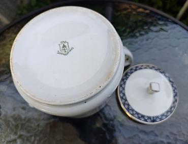 metalac džezve: Porcelanski čajnik sa poklopcem – H&C Selb Schlegelmilch — 2