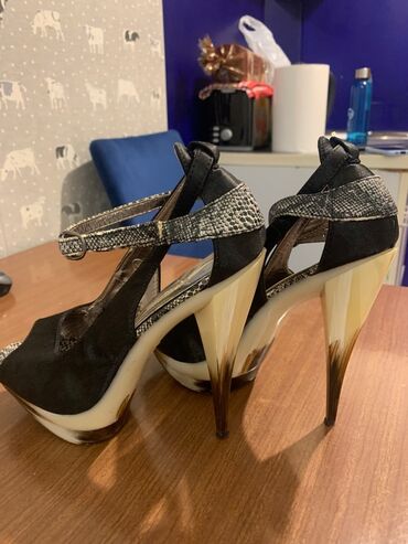 Sandale: Sandale, 38