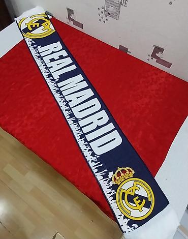 Текстиль: Real Madrid azarkeş şərfi - Rənglər: tünd göy–ağ zolaqlı dizayn - — 2