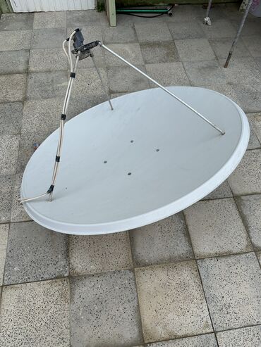tv antenalar: 120 sm lik tarelka üstündə stoyka, 15metr kabel, lmb və sviç 40 azn