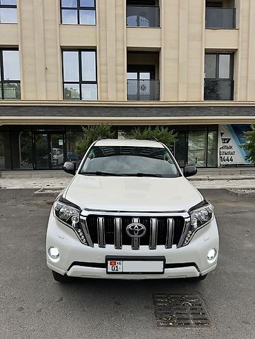 mercedes benz e class 211: Решетка радиатора Toyota 2015 г., Б/у, Оригинал — 2