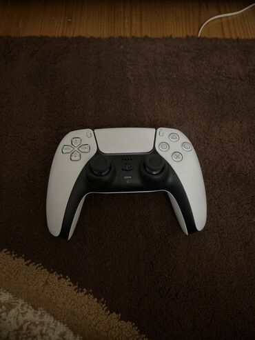 PS5 (Sony PlayStation 5): Jostik satilir yaxşi veziyetdedi ama sol stiki harabdi