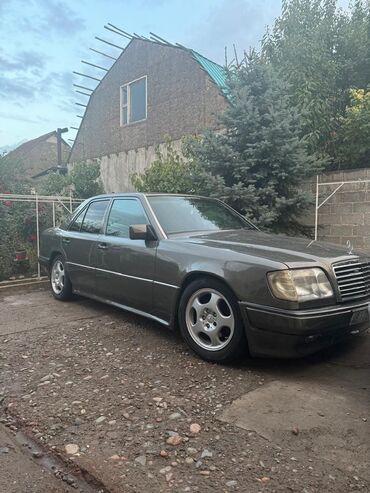 флагшток w124: Mercedes-Benz W124: 1993 г., 2.2 л, Механика, Бензин, Седан