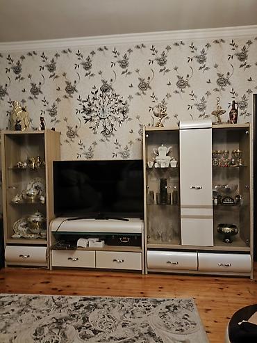 kupe: Qonaq otağı və yataq otağı üçün mebel dəsti Qonaq otağı üçün: - TV — 1