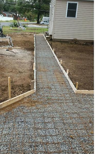 Бетонные работы: Стяжка фундамент отмостка лестница сделаем. Услуги: - Бетонирование — 1