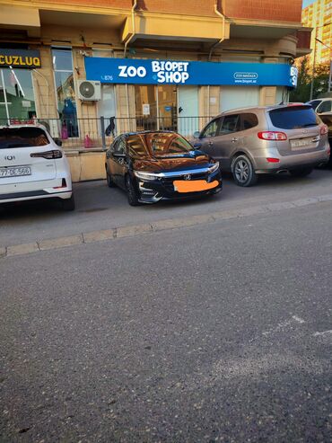 Honda: Honda Insight Hybrid sedan - Güc aqreqatı: benzin-elektrik hibrid — 8