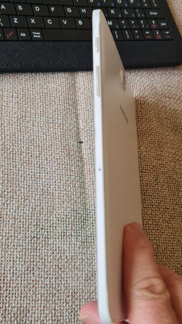 Tableti: Tablet kao nov sve radi na mane sa tastaturom I maskom, veliki 8 inca na lalafo.rs — 16 Tableti: Tablet kao nov sve radi na mane sa tastaturom I maskom, veliki 8 inca — 16