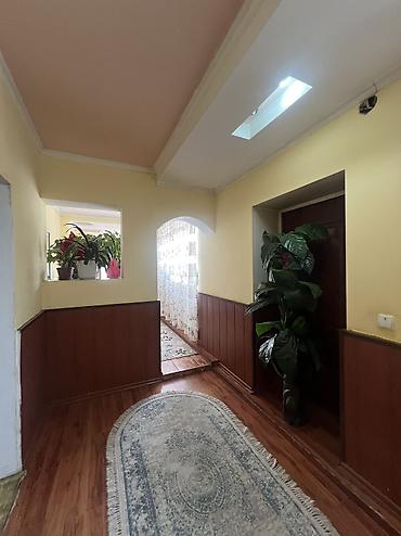 Продажа коттеджей и домов: Дом| Ала Тоо 1| 8СОТОК | Район - Ж.М.Ала Тоо Кол. комнат - 8 Кол — 10